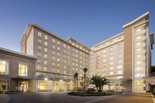 Hyatt House Charleston/Historic District, Забронировать Отель Отели Чарльстона с парковкой, рядом с MacAulay Museum of Dental History, Парковка