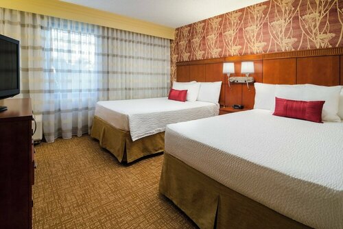 Courtyard by Marriott Fresno, Забронировать Отель Отели Фресно 3 звезды, 3*