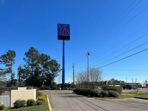 Motel 6 Hattiesburg, MS, Забронировать Мотель Отели Хаттисберг 3 звезды, рядом с Lake Terrace Convention Center, 3*