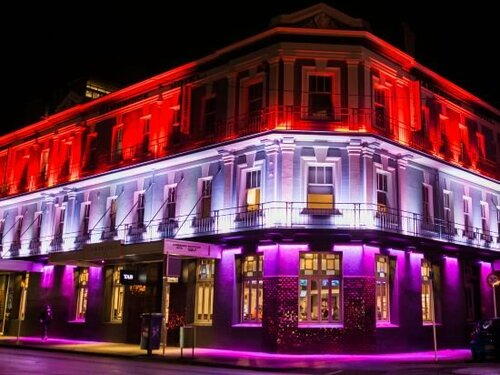 The Cambridge Hotel & Backpackers, Забронировать Отель Веллингтон Северный остров