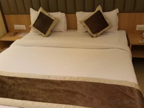 Rudra Shelter Business Hotel, Забронировать Отель Тхана Mumbai Region