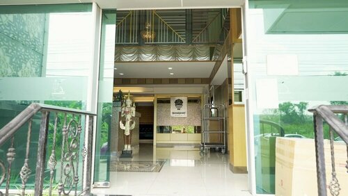 RoomQuest Suvarnabhumi Airport Rom Klao, Забронировать Отель Отели Провинции Бангкока с парковкой, Парковка