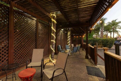 Hotel Vinea, A Travelodge by Wyndham, Buchen Sie Hotel Healdsburg Wine Country - Northern California