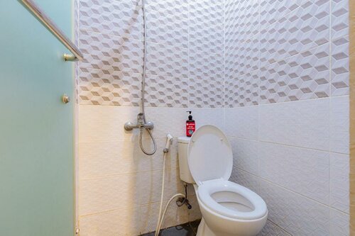 RedDoorz near Taman Palem, Reserva ahora Hostal o pensión Yakarta Provincia de Yakarta