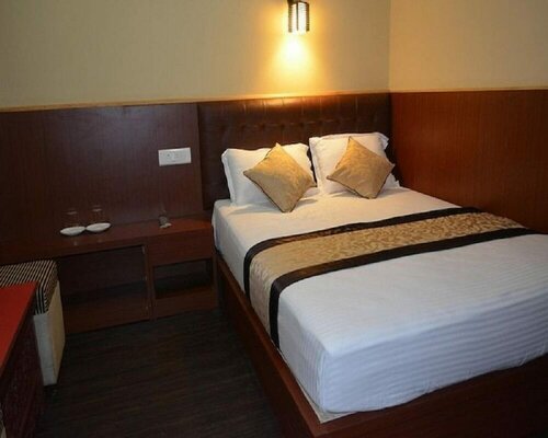 Juniper Residency Hotel, Prenota Hotel Hotel tutto incluso a Naya Bazaar, All Inclusive