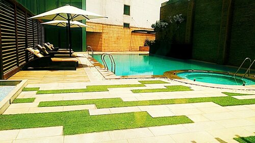Savoy Suites Greater Noida, Забронировать Отель Бизнес-отели Грейтер-Нойда, 4* 5*