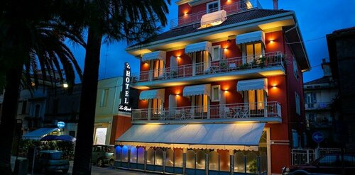 Hotel Ristorante Lo Squalo
