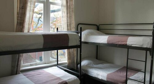 Zaanse Hostel, Забронировать Хостел Хостелы Зандам, рядом с Паркинг P+R Provincialeweg, Хостел