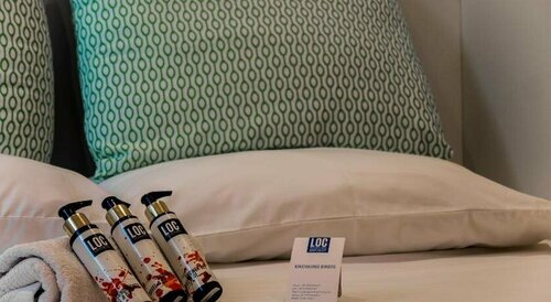 LOC HOSPITALITY Urban Den, Забронировать Отель Отели периферии Ионических островов с парковкой, Парковка