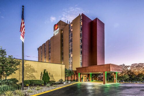 Clarion Hotel - Cincinnati North, Buchen Sie Hotel Sharonville Ohio