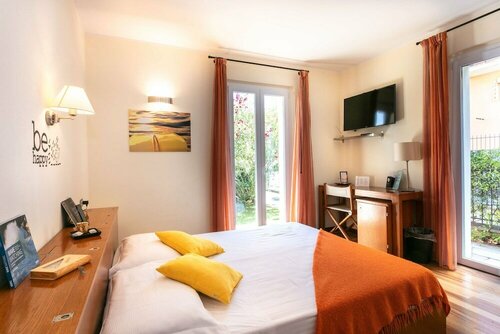 Oasi Hotel, Забронировать Бутик-отель Отели Чинкве-Терре с парковкой, Парковка