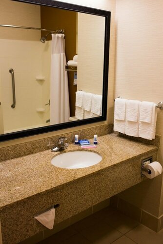 Fairfield Inn & Suites by Marriott Lumberton, Buchen Sie Hotel Lumberton North Carolina
