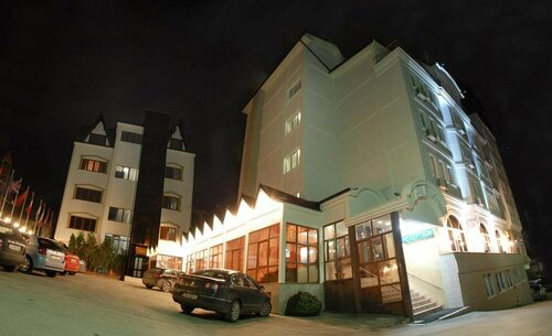 Hotel Afa, Забронировать Отель Отели Приштина с парковкой, рядом с Palace of Youth and Sports Pristina, Парковка