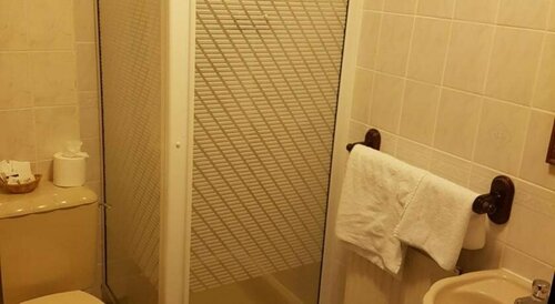 The Regency Hotel Gatwick, Buchen Sie Hotel England Großbritannien
