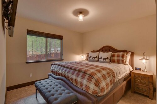 Silver Pines - Ski or Summer 30+ day Home, Забронировать Дом для отпуска Саут-Лейк-Тахо South Lake Tahoe Area