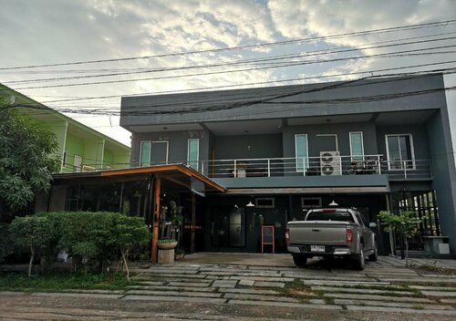 Siri Guesthouse @ Surat Thani, Забронировать Гостевой дом Гостевые дома провинции Сурат Тхани, Гостевой дом