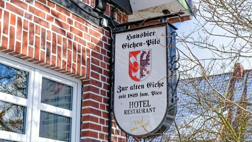 Zur alten Eiche Gasthaus, Rezervasyon Otel Neu Wulmstorf Lower-Saxony