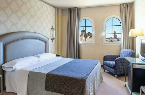 Hotel Macià Alfaros, Забронировать Отель Кордова Cordoba Province, рядом с Плаза дель Потро