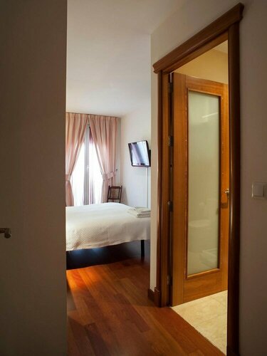 Hostal Chvictoria, Rezervați Hotel Cuenca Cuenca Province