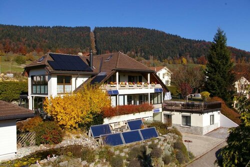 BnB Villa Moncalme, Забронировать Отель «постель и завтрак» Валь-де-Травер 