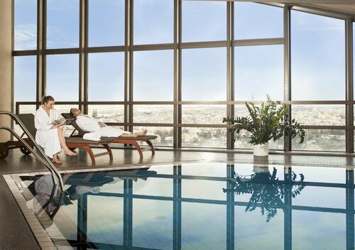 Corinthia Hotel Prague, Rezerwuj Hotel Hotele w Praga z basenem, w pobliżu Congress Centre Prague, Basen