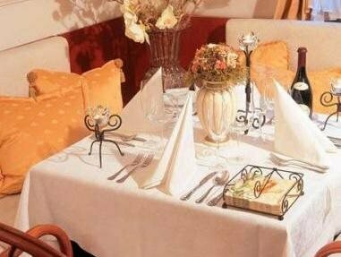 FLEUR DE LIS HOTEL