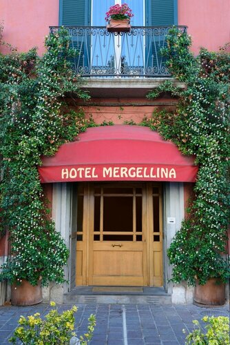 Hotel Mergellina, Забронировать Отель Отели Неаполя с завтраком, рядом с Вилла Флоридиана, Завтраки
