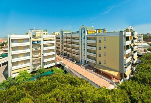 Residence Cristoforo Colombo, Забронировать Отель Каорле Линьяно-Ривьера