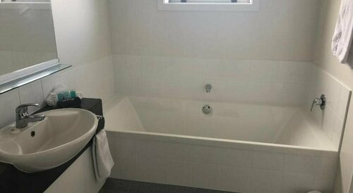 Ambassador Motor Inn, Забронировать Мини-отель Отели Тауранга с парковкой, Парковка