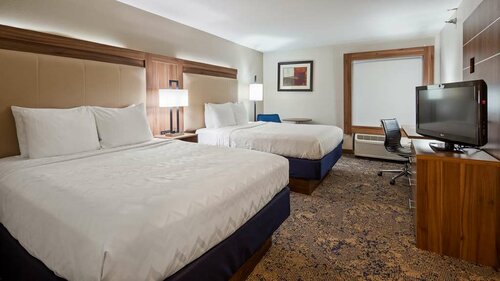 Best Western Plus Kansas City Airport - KCI East, Забронировать Отель Канзас-Сити Миссури