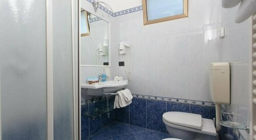Hotel Flora, Забронировать Отель Отели Червия 3 звезды, 3*