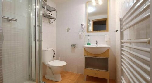 Hotel Hvezda, Забронировать Отель Пец под Снежкой Краловеградецкий край