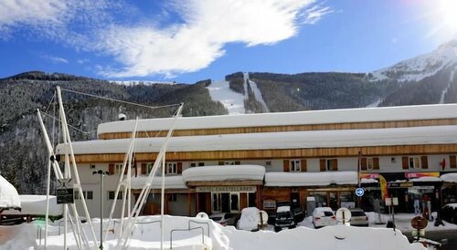 Hôtel Chastellares, Забронировать Отель Отели Сент-Этьен-де-Тине 3 звезды, 3*