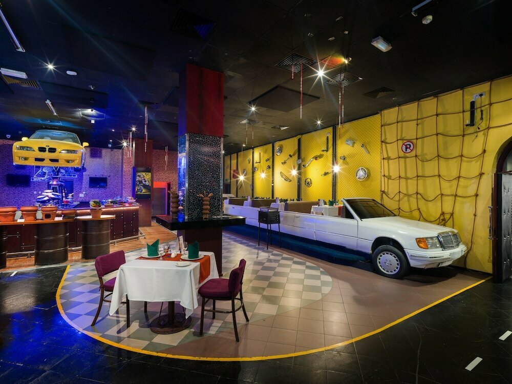 Al Falaj Hotel