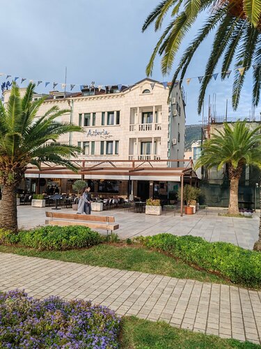 Бутик-отель Astoria Kotor, Забронировать Бутик-отель Старый город Котора Котор, рядом с Северные ворота