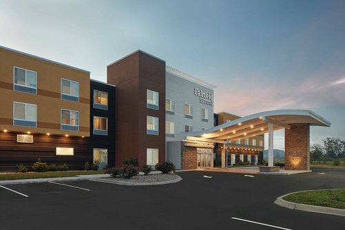 Fairfield Inn & Suites by Marriott Louisville New Albany IN, Забронировать Отель Нью-Олбани Индиана