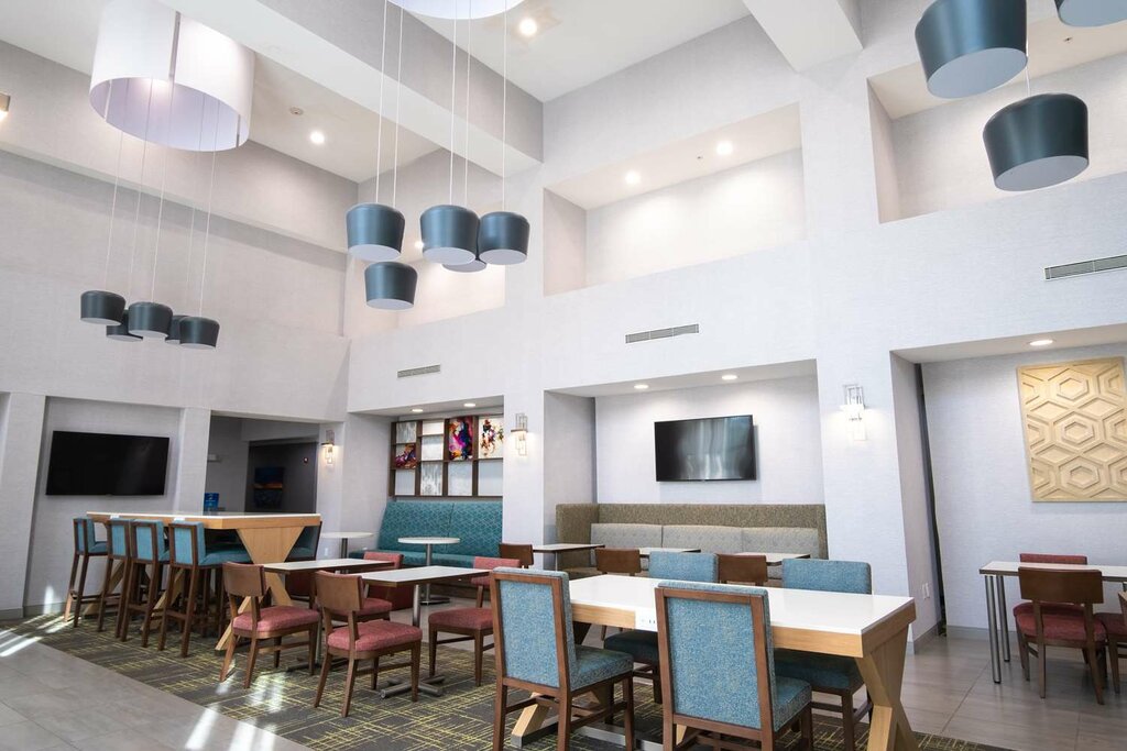 Hampton Inn and Suites Dallas/Lewisville-Vista Ridge Mall