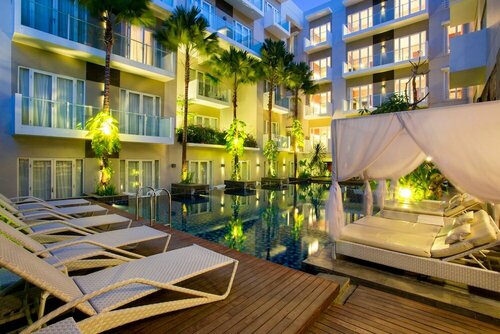 Grand Ixora Kuta Resort, Забронировать Курортный отель Отели Куты с парковкой, рядом с Площадь Кута, Парковка