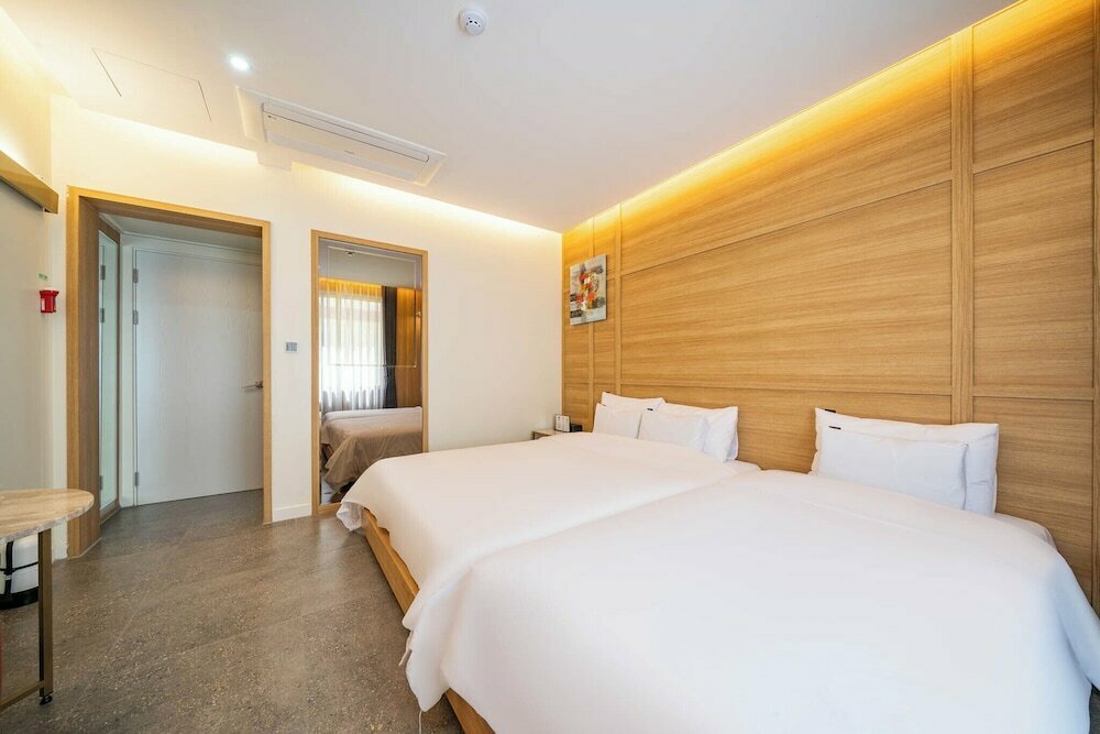 Divine Hotel