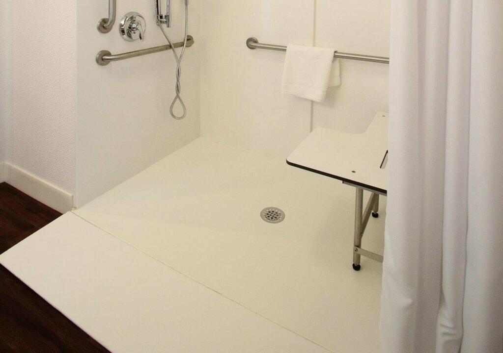 Hampton Inn- Suffolk