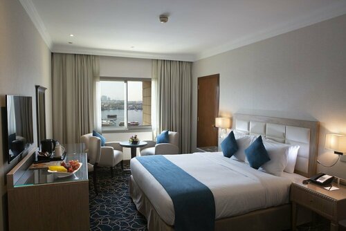 Отель Carlton Tower Hotel, Забронировать Отель СПА-отели Дубая, рядом с Twin Towers Shopping Centre, SPA-услуги