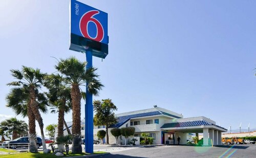 Motel 6 North Palm Springs, CA - North, Забронировать Мотель Отели Палм-Спрингса с парковкой, Парковка