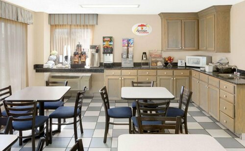 Super 8 by Wyndham Hattiesburg North - University Area, Забронировать Мини-отель Хаттисберг Миссисипи