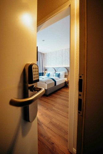 guestified LIYANA Hotel, Забронировать Отель Ратинген Северный Рейн-Вестфалия, рядом с DumeklemmerHalle
