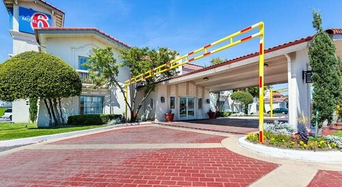 Motel 6-Kirkland, WA - North Kirkland, Забронировать Мотель Киркленд штат Вашингтон