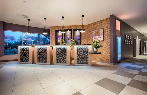 Leonardo Hotel Wolfsburg City Center, Забронировать Отель Отели Вольфсбург с парковкой, рядом с Художественный музей города Вольфсбург, Парковка
