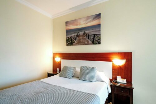 Hotel Avenida Praia, Забронировать Отель Портиман Барловенто