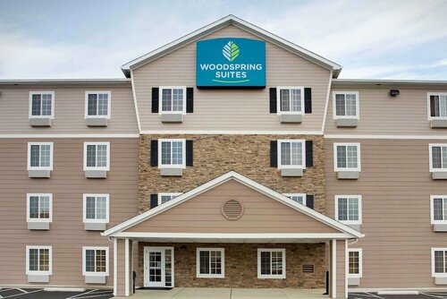 WoodSpring Suites Columbus North I-270, Rezerwuj Hotel Hotele w Columbus z parkingiem, Parking