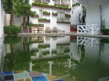 Ban Thor Phan, Rezervovat Hotel Hotely v Central Thailand s parkováním, Parkování