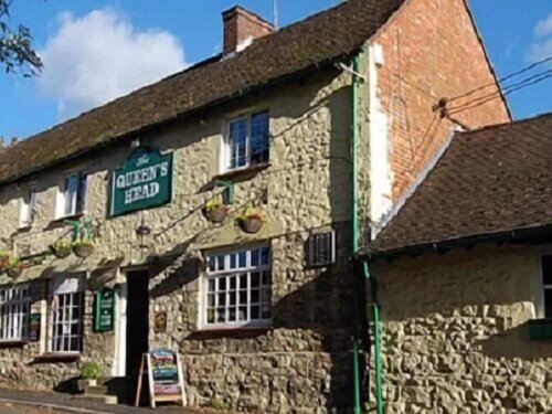 The Queens Head, Rezervați Pensiune Hoteluri în Gloucestershire cu parcare, Parcare